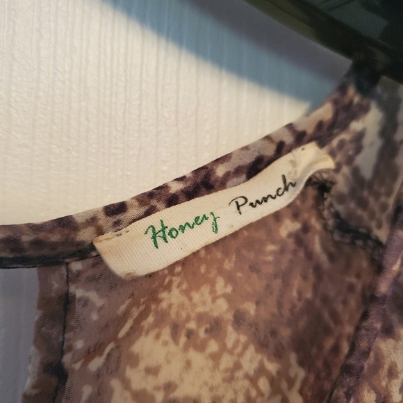 🌴 **SALE**BOGO** 🔸Flawed Gem🔸 Sheer top - Picture 2 of 6